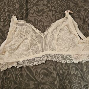 NWT Victoria's Secret Posey Lace Elegant Curvy Bralette in Cream Size XL